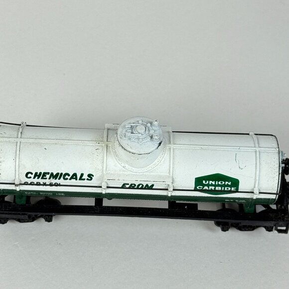 HO Scale Vintage Model Train Cars 2 Tanker & Freight Model Train Collector - Picture 9 of 10